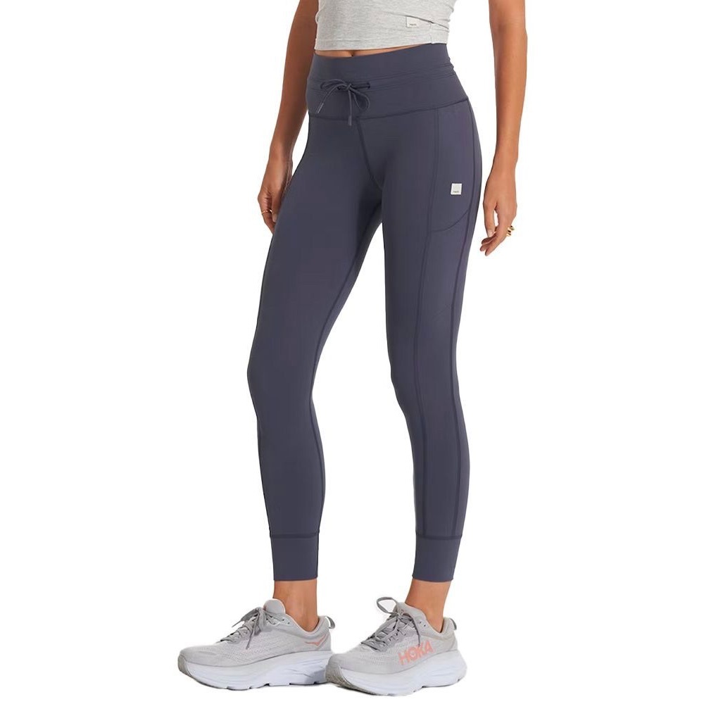 Vuori daily pocket legging in azure (blue/ gray color) medium